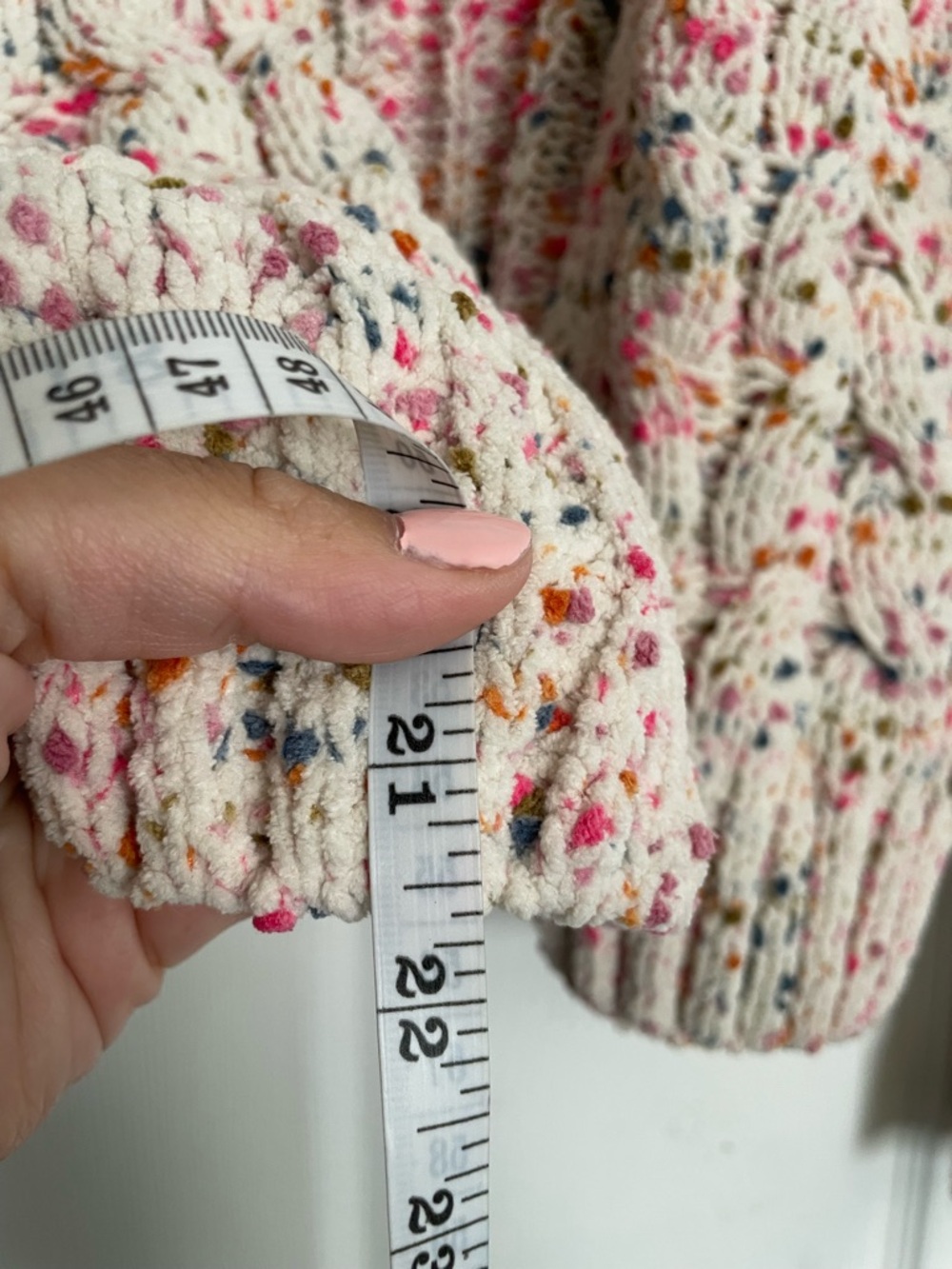 Moon & Madison Women’s Small Cozy Speckled Cream Cable-Knit Cropped Sweater - Picture 6 of 7